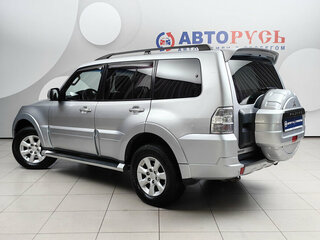 2011 Mitsubishi Pajero IV Рестайлинг 1, серебристый, 1948000 рублей, вид 2