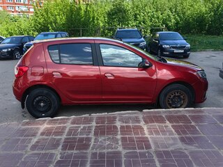 2015 Renault Sandero II, красный, 858000 рублей, вид 2