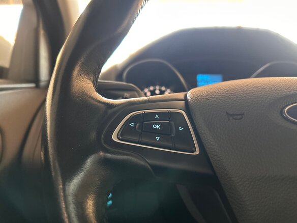 2017 Ford Focus III Рестайлинг, белый, 1249000 рублей - вид 16