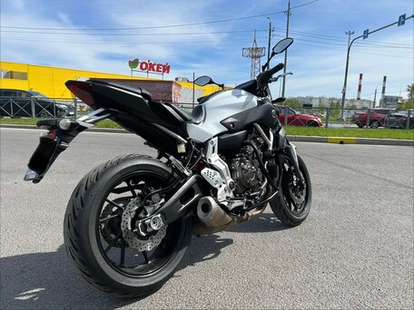 2015 Yamaha MT-07 (FZ-07), белый, 550000 рублей, вид 4