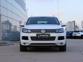 2013 Volkswagen Touareg II, белый, 2447000 рублей, вид 2