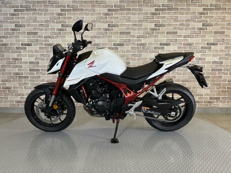 2023 Honda CB 750, чёрный, 995000 рублей, вид 3