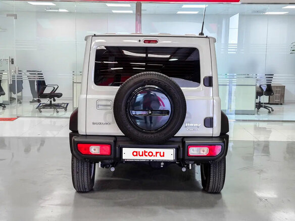2023 Suzuki Jimny IV, серебристый, 2500000 рублей - вид 5