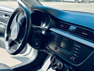 2018 Kia Rio IV, белый, 1100000 рублей, вид 5