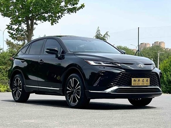 2022 Toyota Venza II, чёрный, 4102000 рублей - вид 2