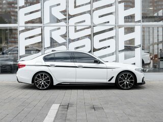 2019 BMW 5 серии 530d xDrive VII (G30/G31/G38), белый, 4680000 рублей, вид 5