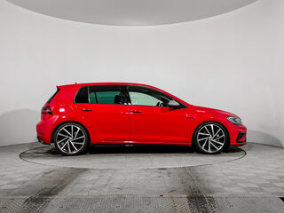 2019 Volkswagen Golf R VII Рестайлинг, красный, 2950000 рублей, вид 4