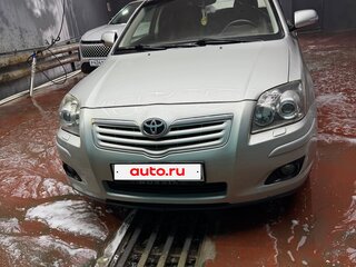 2008 Toyota Avensis II Рестайлинг, серебристый, 650000 рублей, вид 1