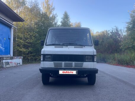 1978 Mercedes-Benz T1, белый, 300000 рублей, вид 4