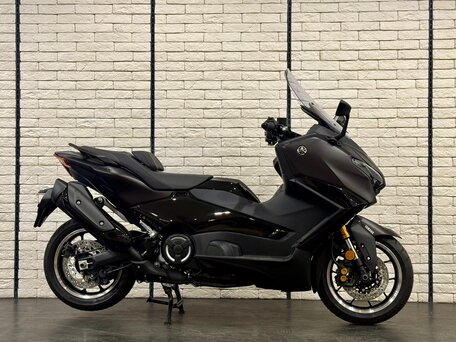 2026 Yamaha TMAX, серый, 1850000 рублей, вид 2