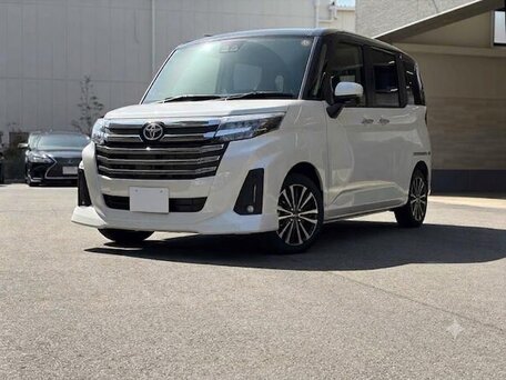 2023 Toyota Roomy I Рестайлинг, белый, 792000 рублей, вид 1