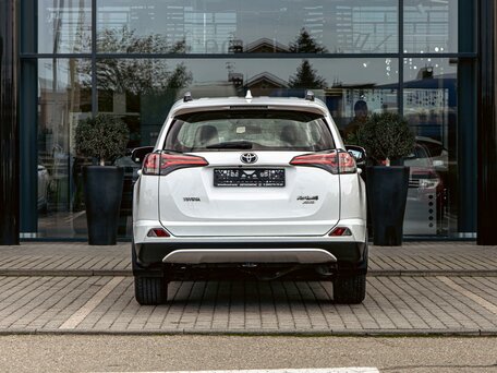 2019 Toyota RAV4 IV (XA40) Рестайлинг, белый, 2425000 рублей, вид 5