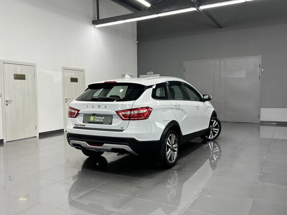 2018 Lada (ВАЗ) Vesta SW Cross I, белый, 985000 рублей - вид 1