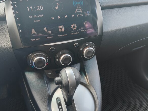 2011 Mazda 2 II Рестайлинг (DE2), пурпурный, 850000 рублей - вид 10