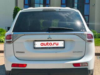 2013 Mitsubishi Outlander III, белый, 1215000 рублей, вид 4