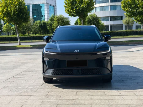 2026 Toyota bZ3X 50 kWh, чёрный, 1960000 рублей, вид 2