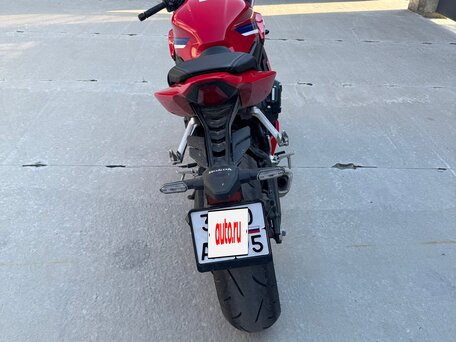 2025 Honda CBR 650R, красный, 1120000 рублей, вид 2