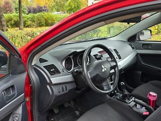 2011 Mitsubishi Lancer X Рестайлинг, красный, 650000 рублей, вид 3
