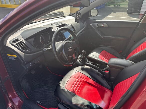 2010 Kia Cerato 5-speed II, красный, 830000 рублей - вид 6