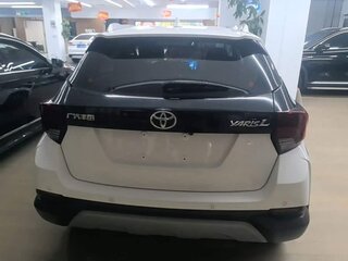 2022 Toyota Yaris L XP150 Рестайлинг, белый, 1200000 рублей, вид 5