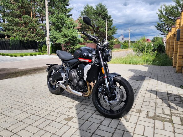 2021 Triumph Trident 660, чёрный, 790000 рублей - вид 5