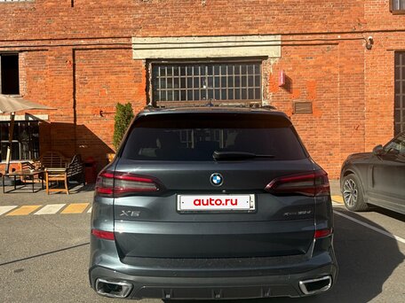2020 BMW X5 30d IV (G05/G18), серый, 6900000 рублей, вид 3