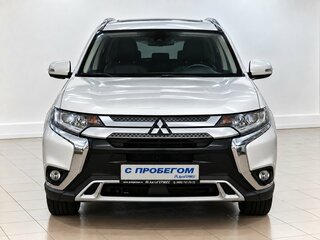 2018 Mitsubishi Outlander III Рестайлинг 3, белый, 1930000 рублей, вид 2