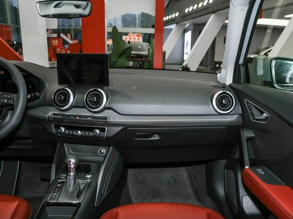 2026 Audi Q2 L 35 TFSI I Рестайлинг, серый, 4400000 рублей - вид 12