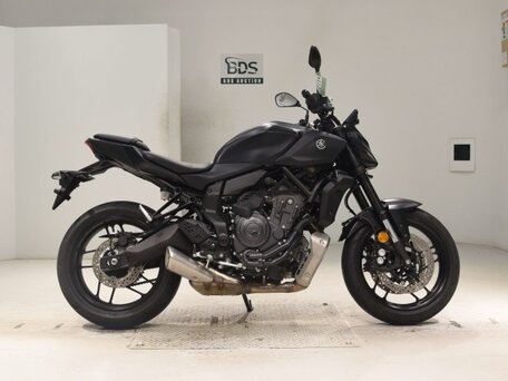 2025 Yamaha MT-07 (FZ-07), чёрный, 1020000 рублей, вид 2