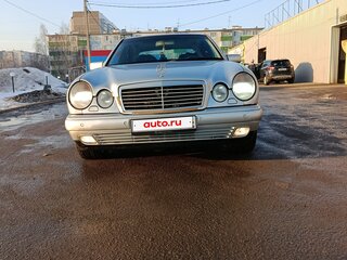 1998 Mercedes-Benz E-Класс 280 II (W210, S210), серебристый, 380000 рублей, вид 3