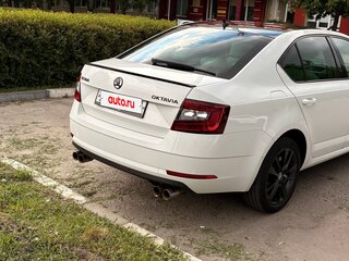 2017 Skoda Octavia III (A7) Рестайлинг, белый, 1700000 рублей, вид 4