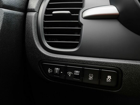 2018 Kia Rio IV, чёрный, 1559000 рублей - вид 17