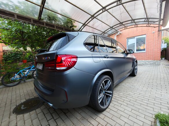 2017 BMW X5 M II (F85), чёрный, 5000000 рублей - вид 9