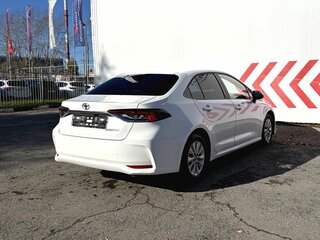 2022 Toyota Corolla XII (E210), белый, 2050000 рублей, вид 5