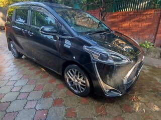 2019 Toyota Sienta II Рестайлинг, чёрный, 1600000 рублей, вид 4