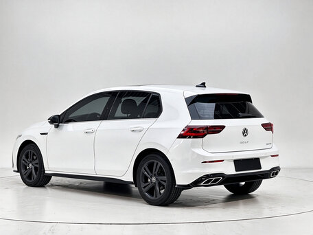 2022 Volkswagen Golf VIII, белый, 1972000 рублей, вид 4