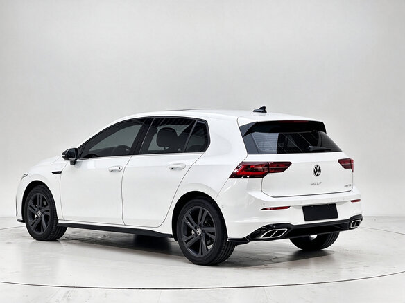2022 Volkswagen Golf VIII, белый, 1972000 рублей - вид 4