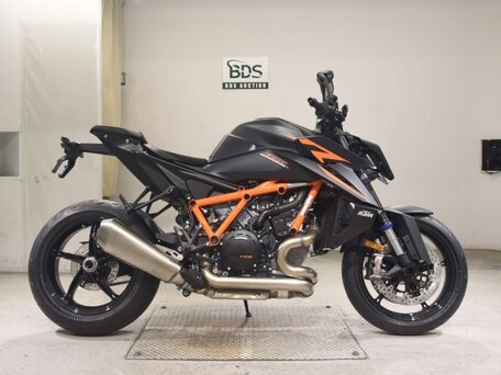 2024 KTM 1390 Super Duke R Evo, чёрный, 2055000 рублей, вид 3