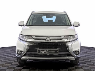 2017 Mitsubishi Outlander III Рестайлинг 2, белый, 1750000 рублей, вид 2