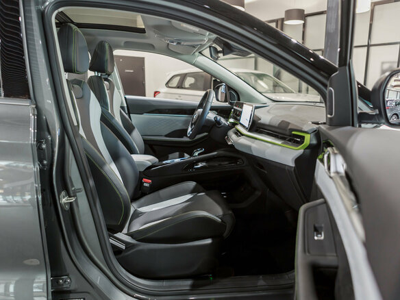 2026 Geely Coolray I Рестайлинг, серый, 2964990 рублей - вид 23