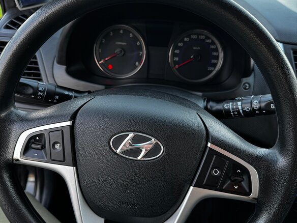 2013 Hyundai Solaris I, чёрный, 855000 рублей - вид 9