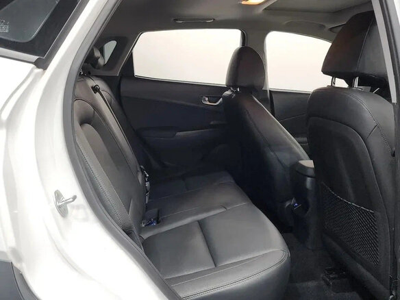 2022 Hyundai Kona I Рестайлинг, белый, 1735000 рублей - вид 7