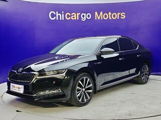 2023 Skoda Superb III Рестайлинг, чёрный, 1750000 рублей, вид 1