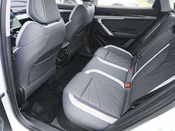 2026 Geely Atlas II, белый, 3449990 рублей - вид 10