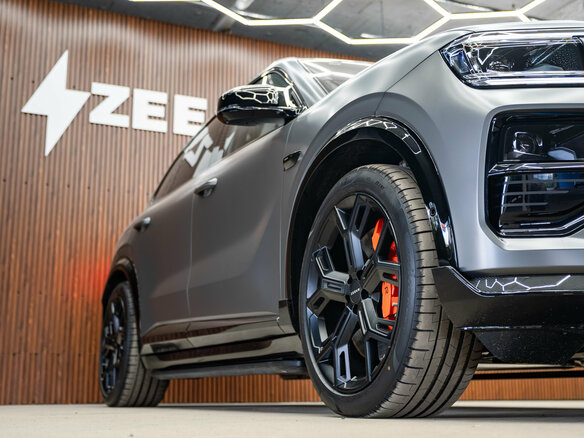 2026 Zeekr 8X Dawn, серый, 12790000 рублей - вид 4