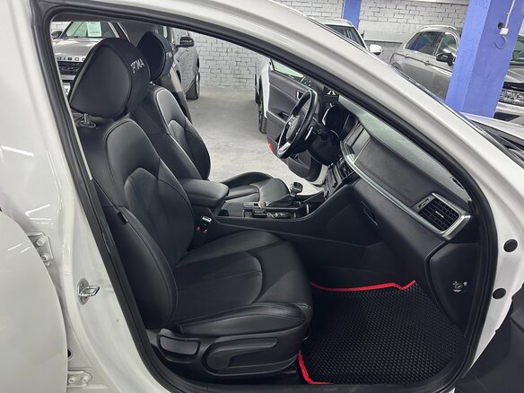 2019 Kia Optima IV Рестайлинг, белый, 1875000 рублей - вид 18