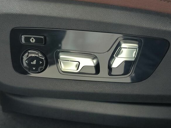 2025 BMW X6 40i III (G06) Рестайлинг, чёрный, 14630000 рублей - вид 16