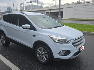 2018 Ford Kuga II Рестайлинг, белый, 1750000 рублей, вид 3