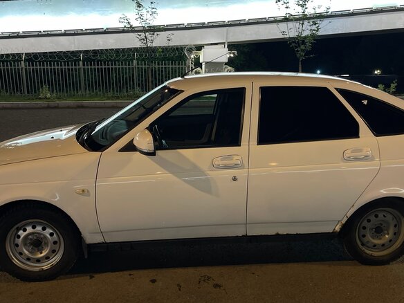 2011 Lada (ВАЗ) Priora I, белый, 320000 рублей - вид 5