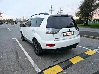 2010 Mitsubishi Outlander II Рестайлинг, белый, 780000 рублей, вид 5